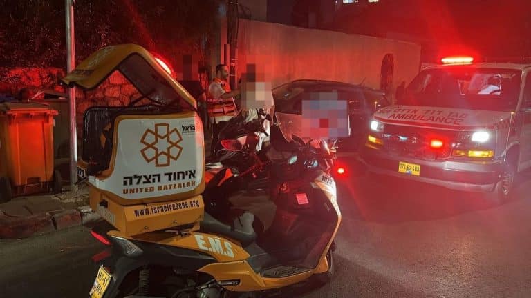 תאונה בין רכב לקטנוע ברחוב הרואה ברמת גן