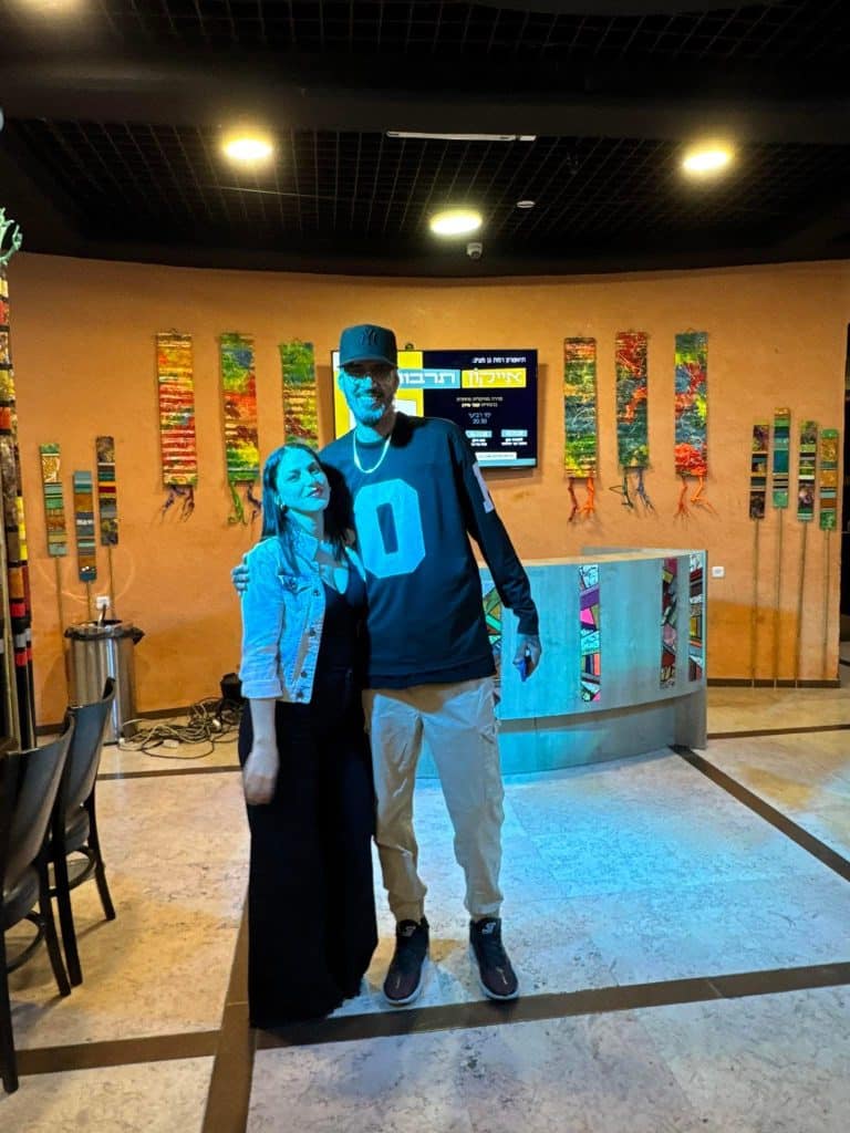 רון נשר ורעייתו הגיעו לערב סטאנד-אפ בתאטרון רמת גן
