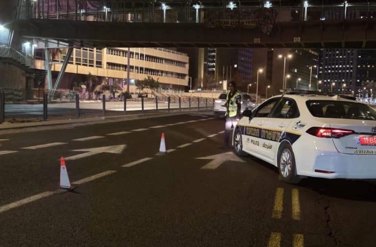 יום חמישי האחרון מחסום משטרתי בז׳בוטנסקי בכניסה לעיר רמת גן