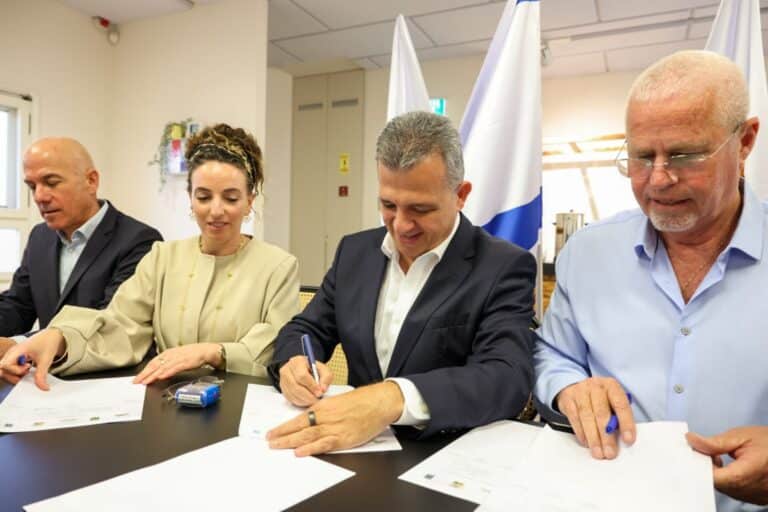 ראש העיר כרמל שאמה הכהן הכריז היום : הסכם הספארי ההיסטורי נחתם- בתוך 30 ימים יוזמנו אדרכלים ויוצאים לדרך