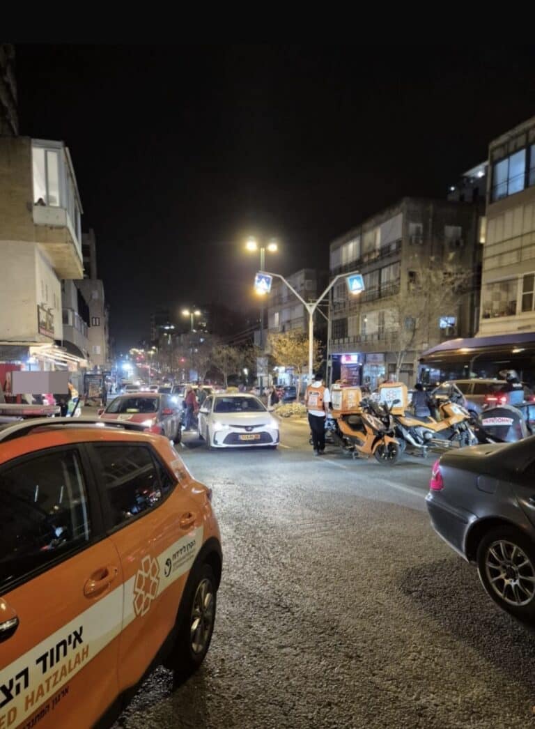 בשדרות ירושלים ברמת גן הולכת רגל נפגעה מפגיעת אופנוע