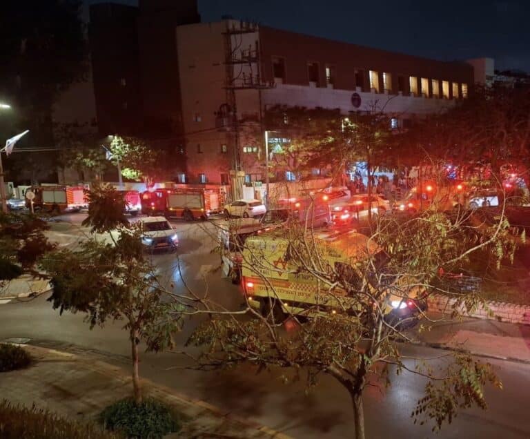 שריפה בבית אבות בשכונת רמת חן רמת גן ליד כיכר עוזי חיטמן