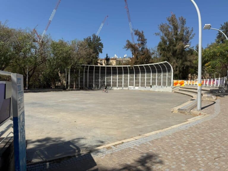 ראש העיר רן קוניק הודיע ״מגרשי הפאדל לא יוקומו במתחם ההחלקה בגן רבקה״ לאחר מחאת תושבים בחן זאת שוב והודיע זאת