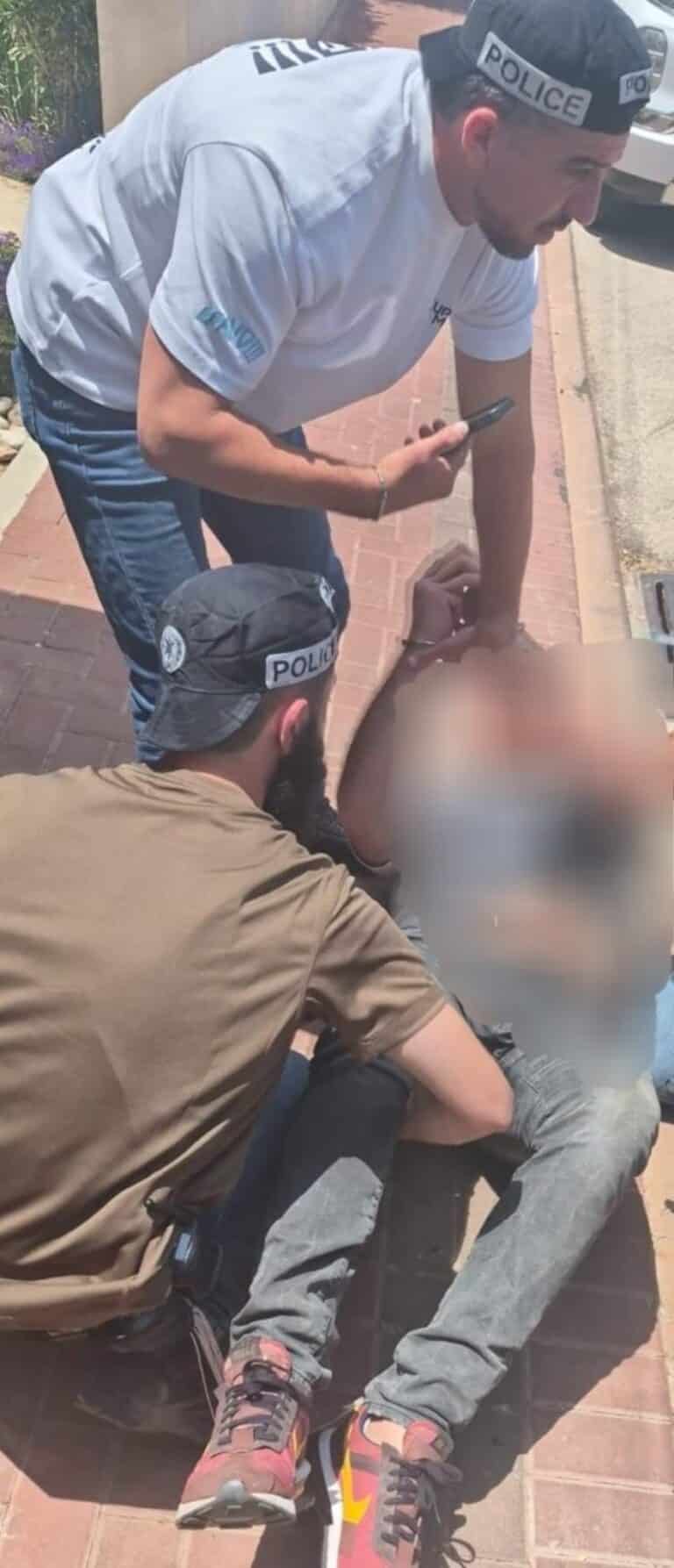 רמת אפעל: שני חשודים נתפסו “על חם” במהלך התפרצות לבית פרטי – ברשותם נתפסו יהלומים, שעונים וכסף מזומן